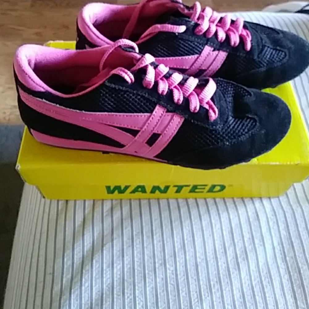 Women's shoes